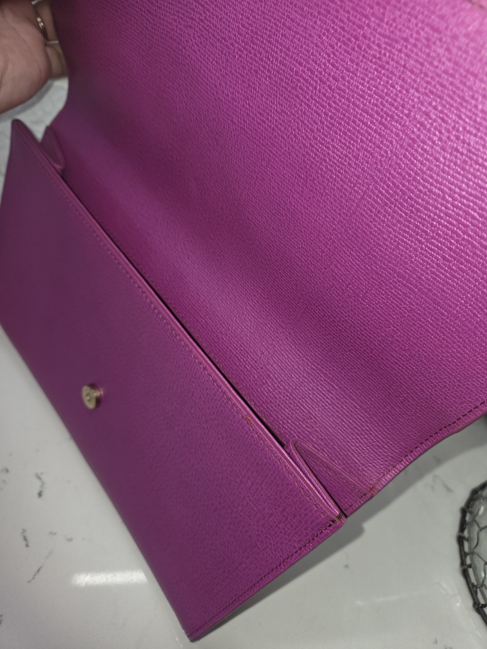 Authentic YSL Yves Saint Laurent Chyc Classic Y Ligne Clutch Fuchsia Leather - Picture 11 of 15